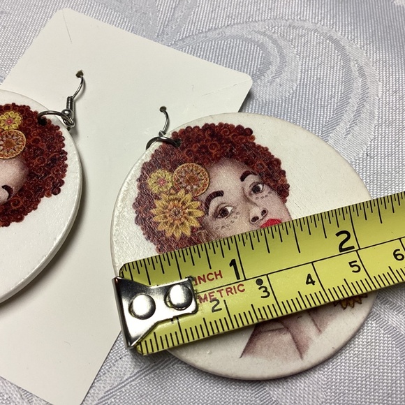 AFRO AMERICAN BEAUTIFUL LADIES WOODEN EARRINGS - Picture 8 of 10